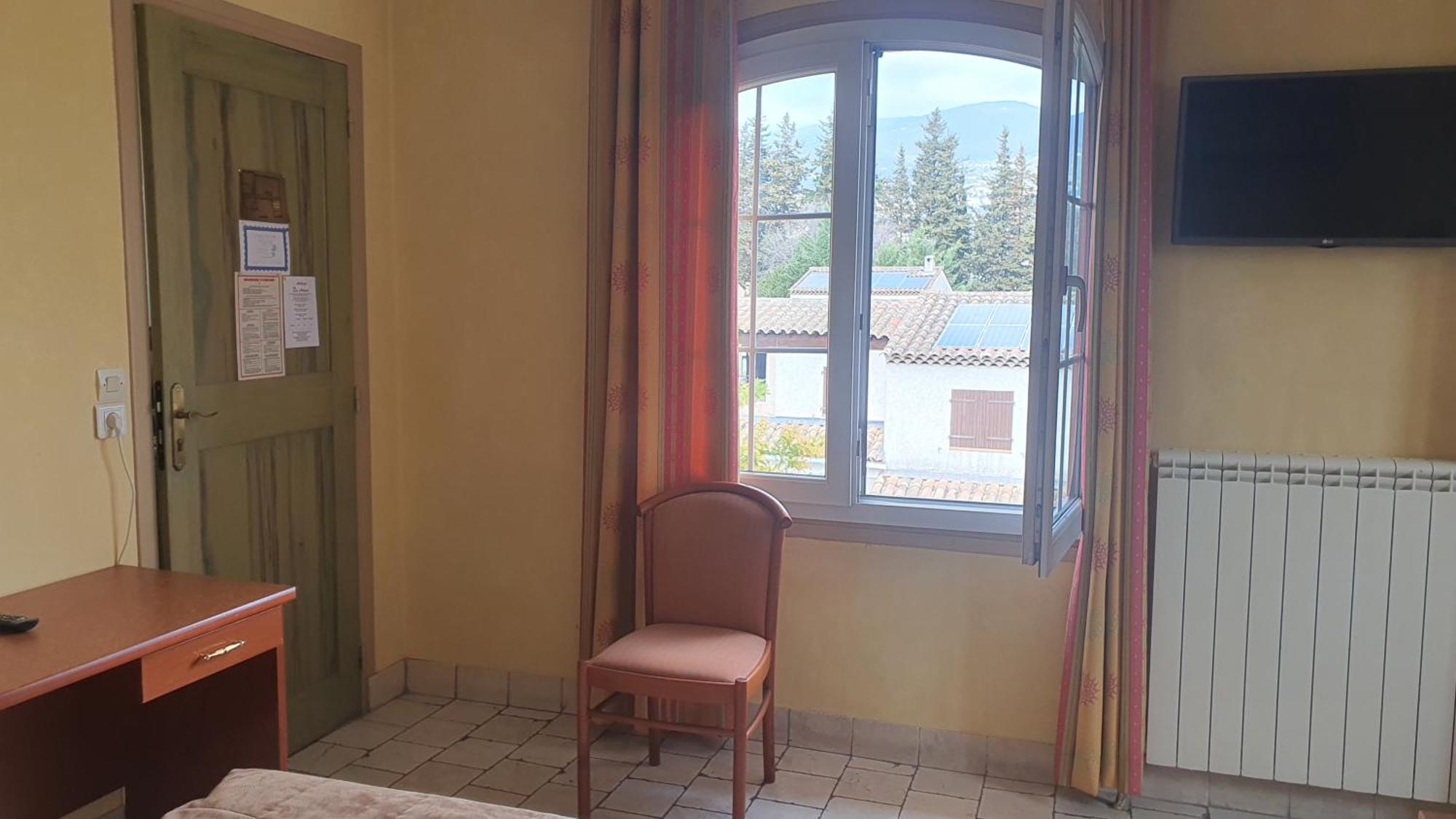 Auberge Les Aromes Грас Екстериор снимка