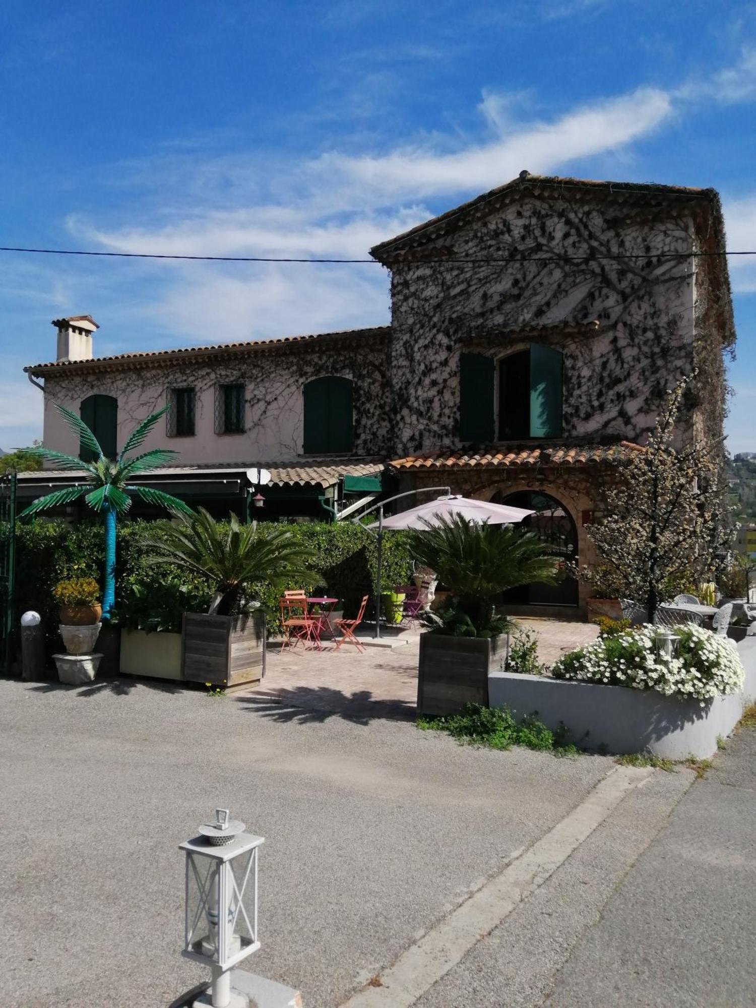 Auberge Les Aromes Грас Екстериор снимка