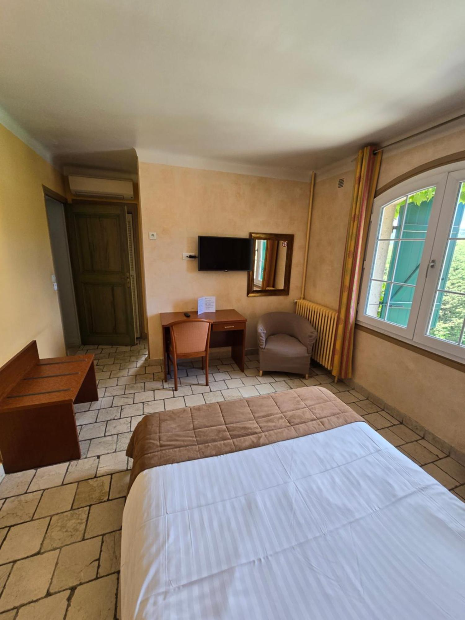 Auberge Les Aromes Грас Екстериор снимка