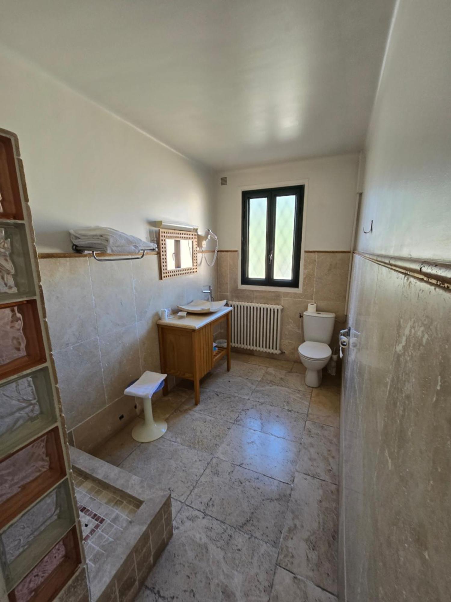 Auberge Les Aromes Грас Екстериор снимка