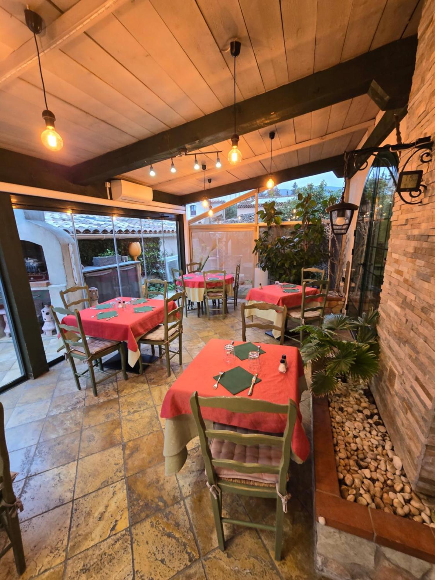 Auberge Les Aromes Грас Екстериор снимка