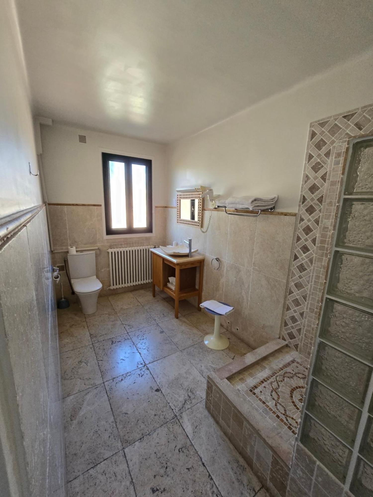 Auberge Les Aromes Грас Екстериор снимка